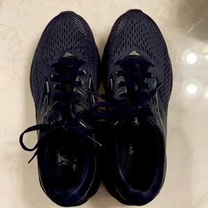 Brooks Adrenaline with cushion support women’s size 8